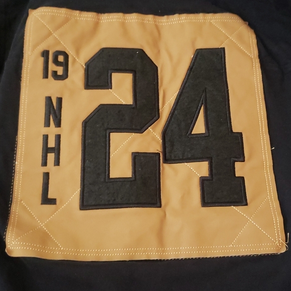 Bruins jersey pullover sz s small - Picture 7 of 8